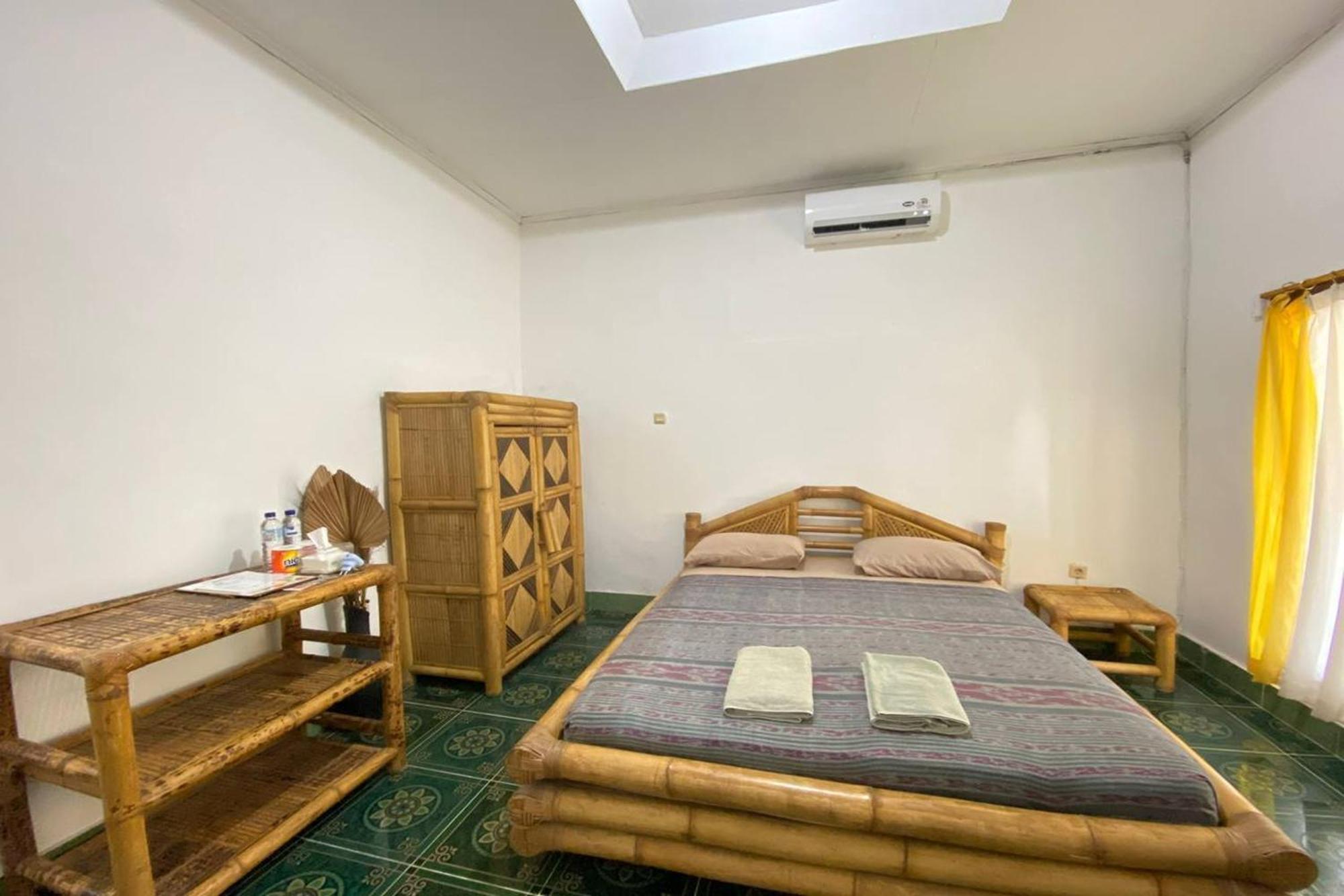 Duyung Rooms & Resto Gerupuk Бумбанг Экстерьер фото