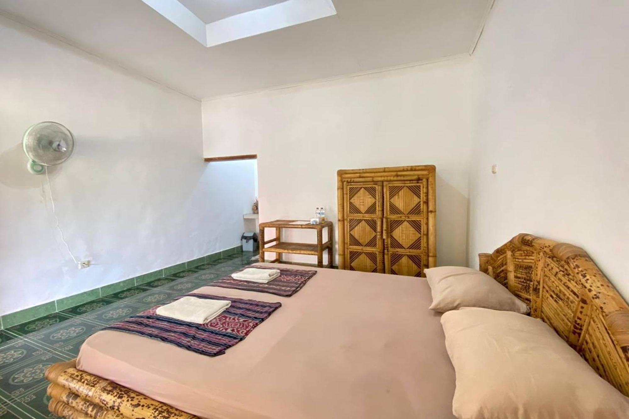 Duyung Rooms & Resto Gerupuk Бумбанг Экстерьер фото